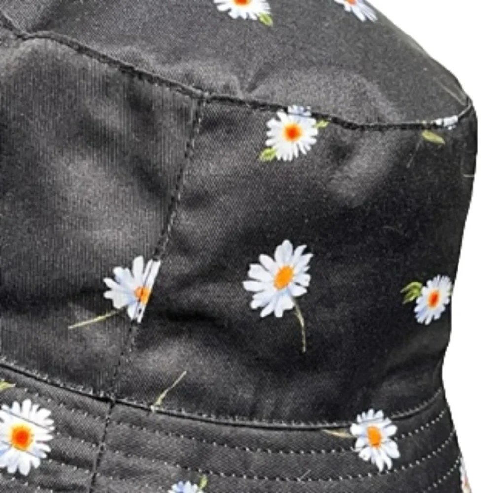 ALICE + OLIVIA Reversible Bucket Hat: Black with Daisy Print And Solid White NWT - Picture 10 of 11